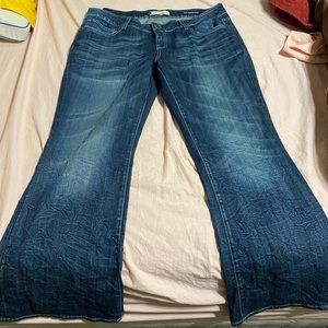 Vigoss bootcut distressed jeans. Size 20w